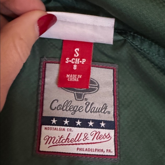 University of Miami Hurricanes - Vintage Inspired Windbreaker - Brand New - Picture 5 of 7